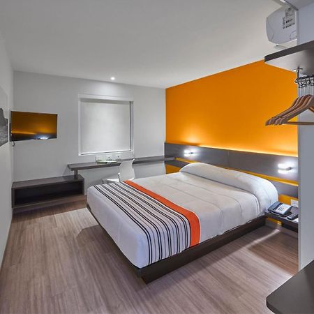 City Express Junior By Marriott Leon Centro De Convenciones Exterior foto