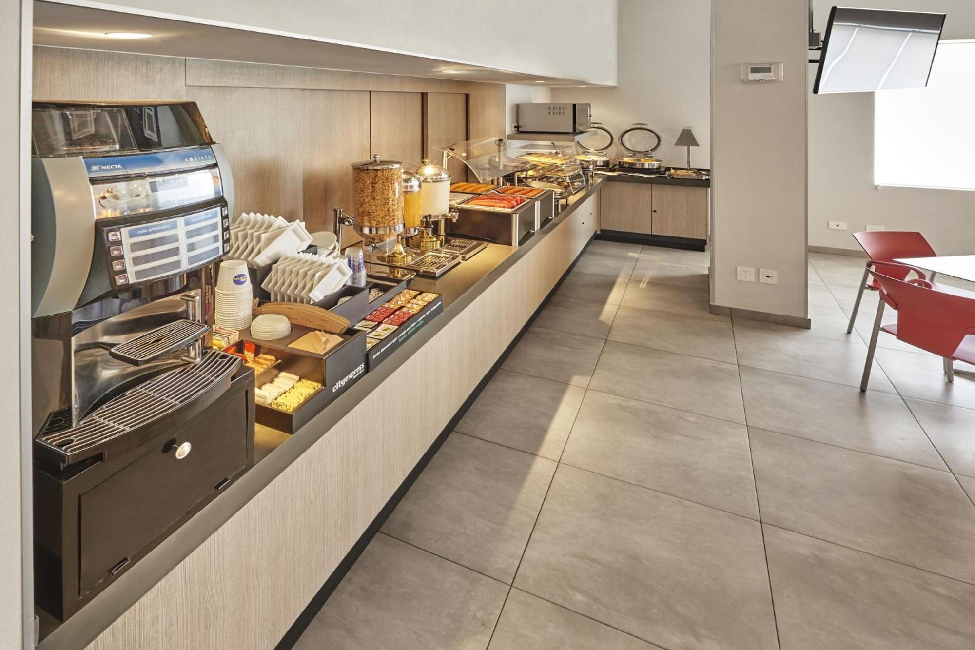 City Express Junior By Marriott Leon Centro De Convenciones Exterior foto