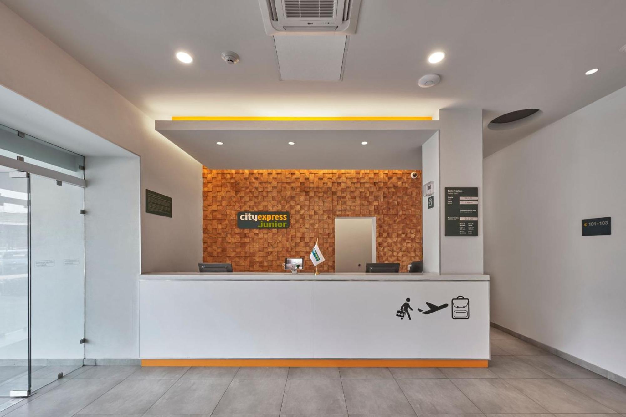 City Express Junior By Marriott Leon Centro De Convenciones Exterior foto